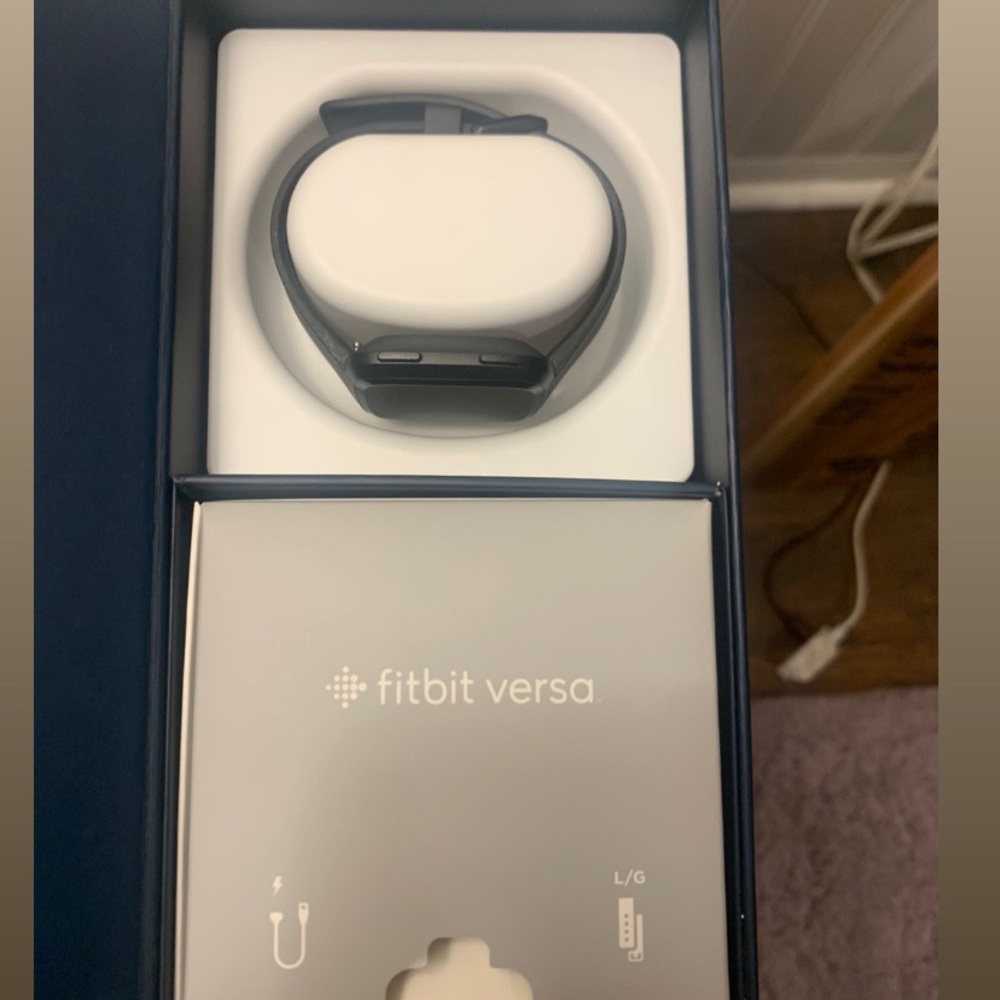 Fitbit Versa - Picture 8 of 9